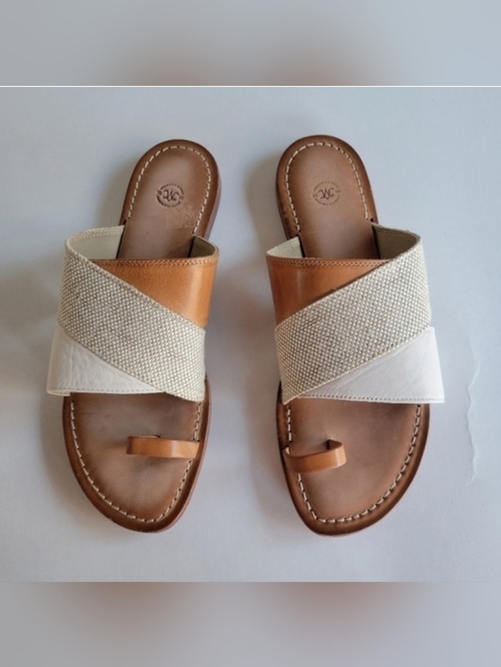Johnson & Murphy Patti criss over thong sandals size 9.